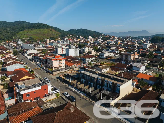 Este geminado sobrado em Joinville, SC,  represent