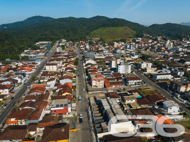 Este geminado sobrado em Joinville, SC,  represent