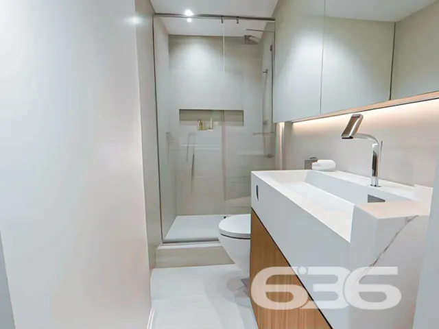 Modernidade, conforto e proximidade do mar: conheç